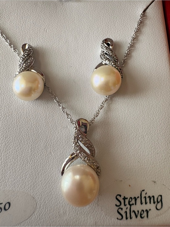 Jewelry - R. H. Macy’s - Sterling Silver Pearl Pendant Necklace & Earrings 18” chain